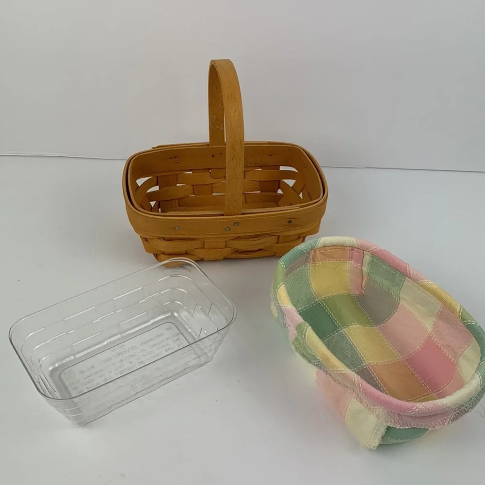 Longaberger basket handwoven 2000 basket with fabric liner in plastic insert - Picture 5 of 10